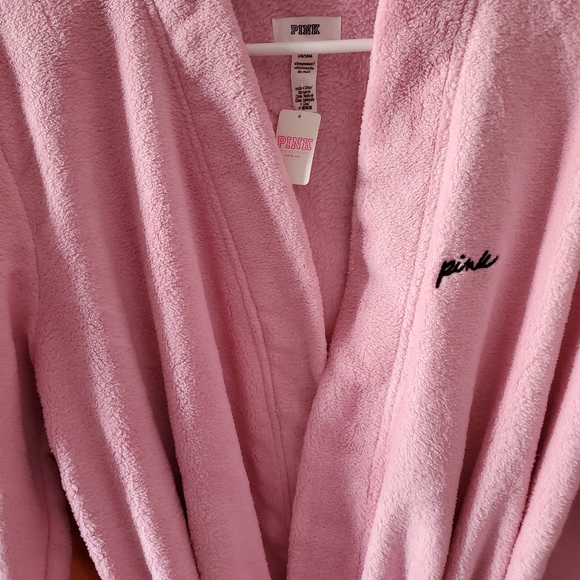 Robes - Picture 6 of 10